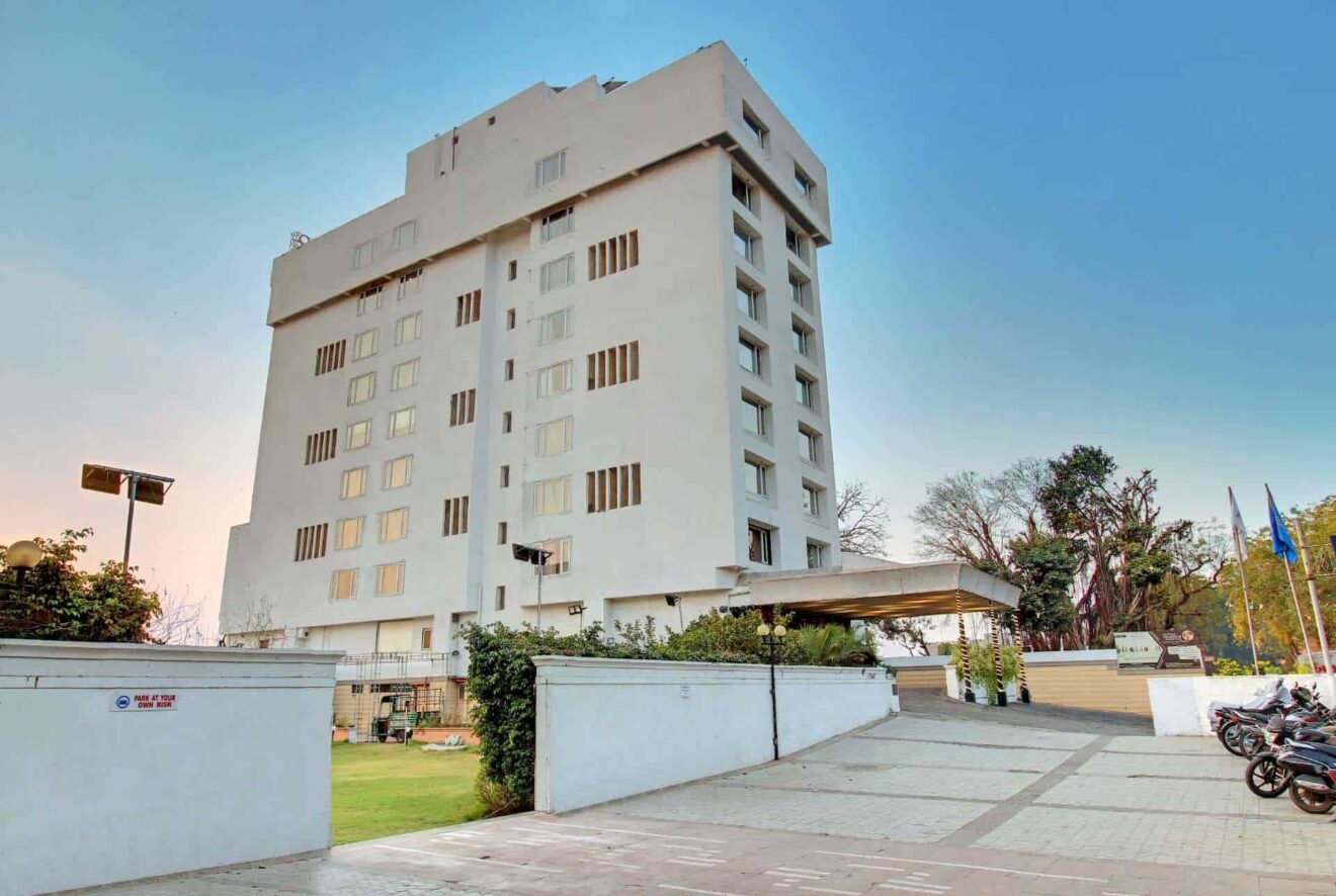 Rivera Sarovar Portico