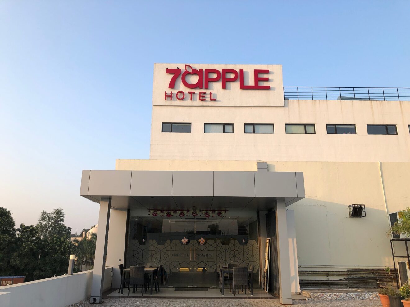 7 Apple Hotel, Hudco Corner, Aurangabad