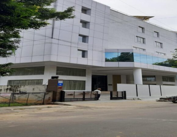 Sharvanthi Sarovar Portico